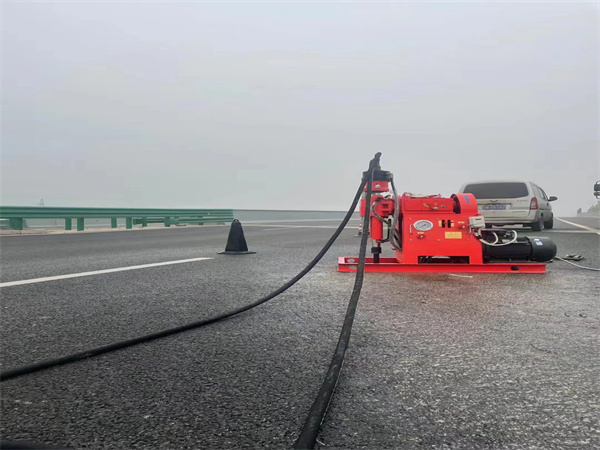 西林马路路基路面开裂下沉注浆加固灌浆